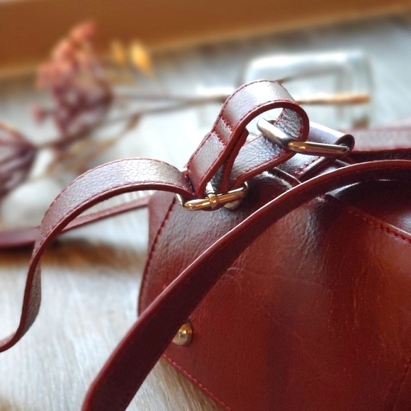 Wilsons Leather | Roma Genuine Leather Backpack - Picture 11 of 15